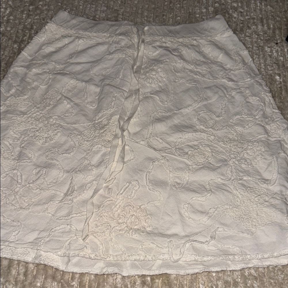 Elegant White Lace Skirt